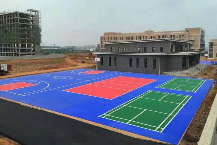 從五方面深入解析丙烯酸球場和硅PU球場的區別